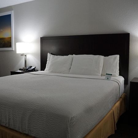 Days Inn By Wyndham Mexico Buitenkant foto